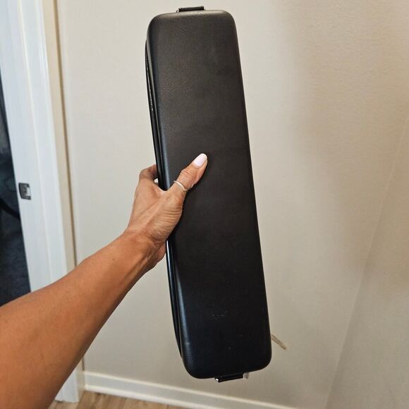 Quiver Card Carrying Case - Picture 6 of 7